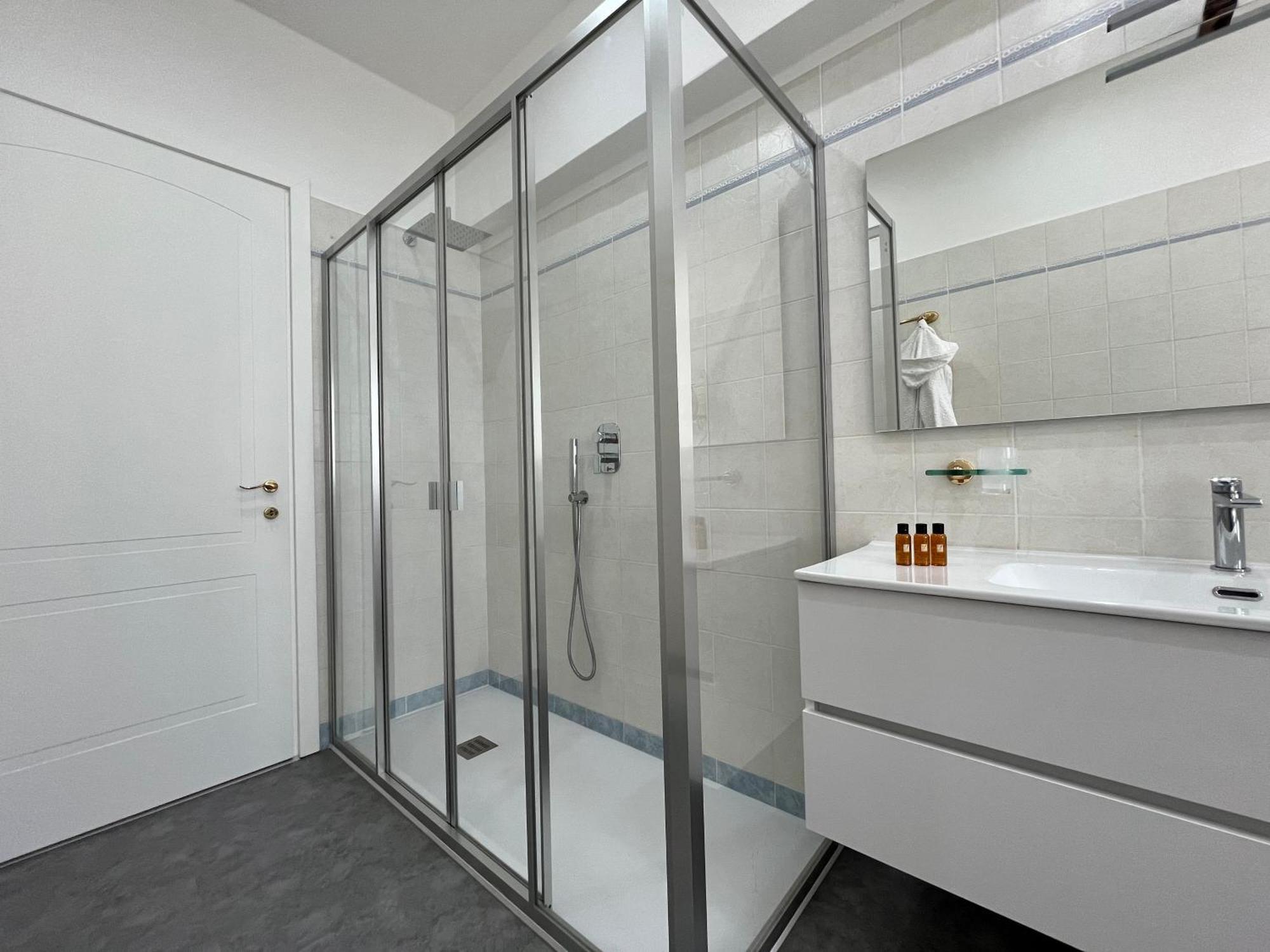 Vittore 11 Square Verbania Exterior photo
