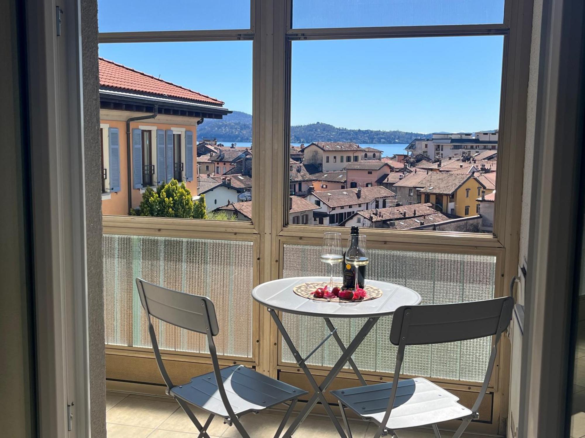 Vittore 11 Square Verbania Exterior photo