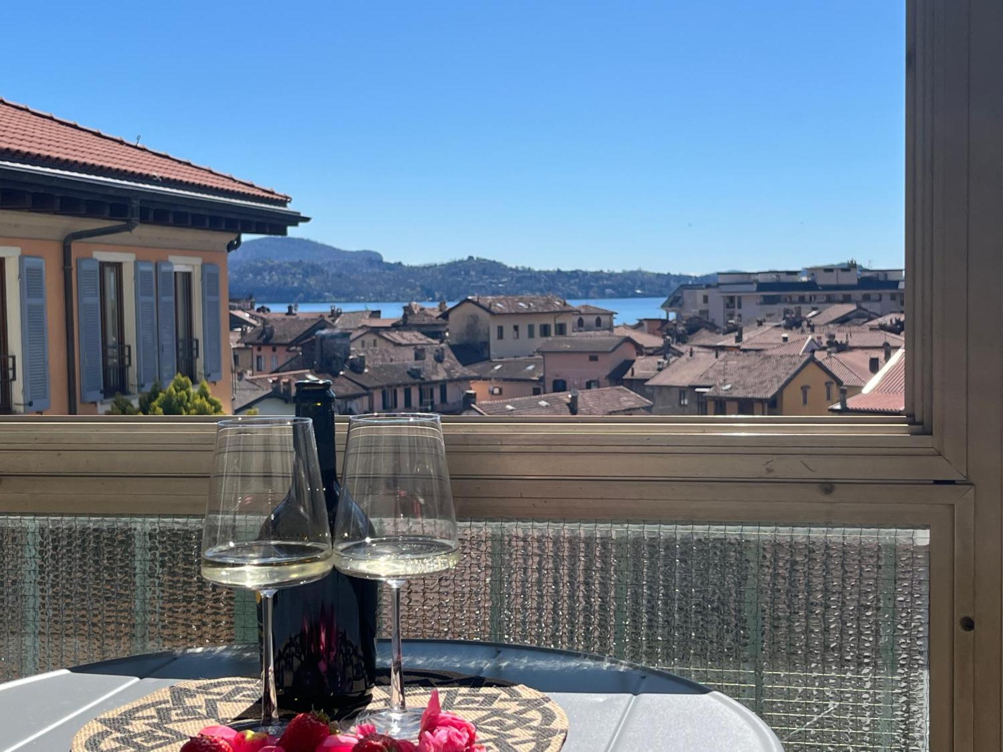 Vittore 11 Square Verbania Exterior photo